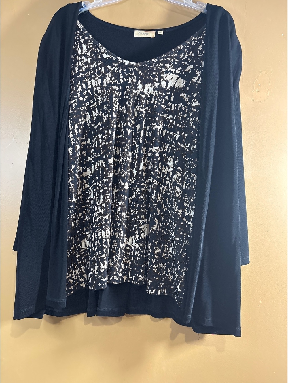 HC1157 Choices Women's Black and White Patterned Long Sleeve Top XL